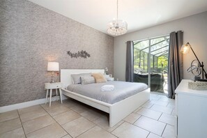 6 bedrooms, iron/ironing board, travel cot, free WiFi - 6BR Solterra Home w/ Pool + Resort Access (Davenport)