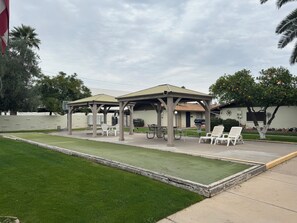 Outdoor dining - Family-Friendly Scottsdale Condo with Pool - Minutes to Old Town & Attractions (Scottsdale)