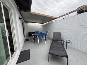 Outdoor dining - Family-Friendly Scottsdale Condo with Pool - Minutes to Old Town & Attractions (Scottsdale)