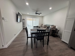 Dining - Family-Friendly Scottsdale Condo with Pool - Minutes to Old Town & Attractions (Scottsdale)