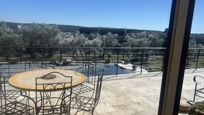 Dining - Family home with pool and garden in a quiet location near Uzès and the Pont du Gard (Sanilhac-Sagriès)