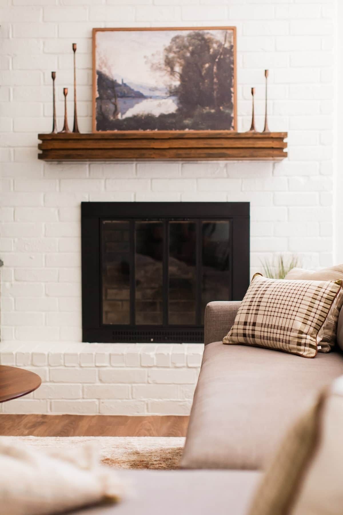 Smart TV, fireplace