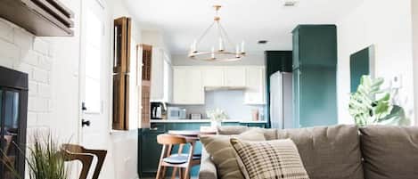 Televisión, chimenea