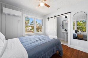 1 slaapkamer, een bureau, een strijkplank/strijkijzer, gratis wifi