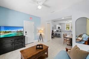 Smart TV - Fun Family Getaway-Walk/Bike 5 min w/ Free Parking (St. Augustine)