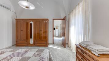 1 chambre, fer et planche Ă repasser, Wi-Fi, draps fournis