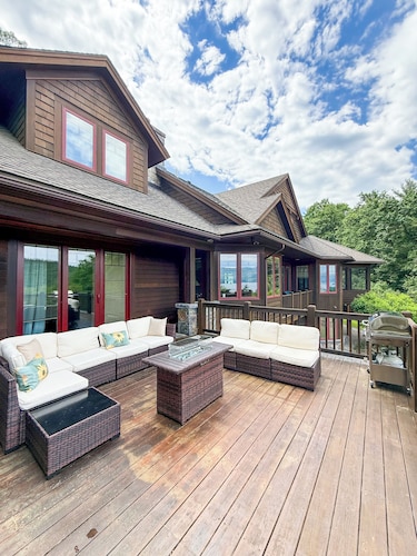 Sagamore View - Experience refined Adirondack luxury!
