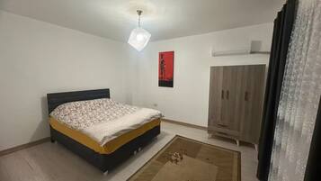 Fer et planche Ă repasser, Wi-Fi, draps fournis