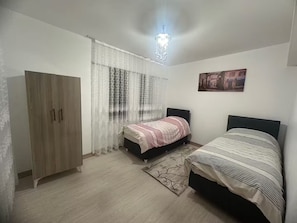 Fer et planche à repasser, Wi-Fi, draps fournis