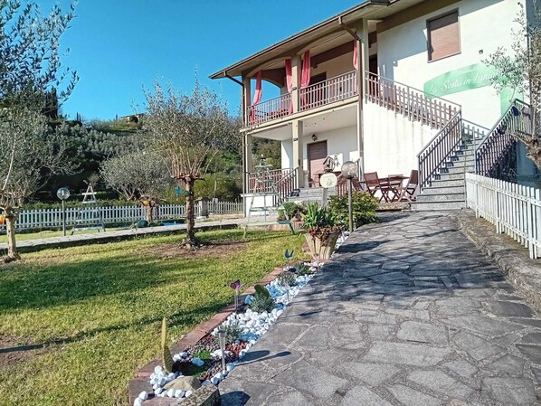 Exterior - La Sosta in Lunigiana (Monti)