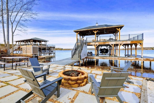 Lakefront Lake Anna, Hot Tub, Boat Dock