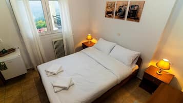 Habitación romántica con 1 cama doble o 2 individuales, balcón, vistas a la montaña | Minibar, wifi gratis, ropa de cama