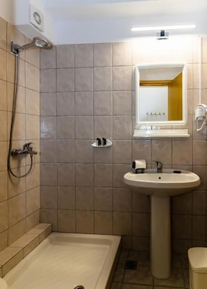 Comfort Double or Twin Room, Balcony, Mountain View | Bathroom | Slippers