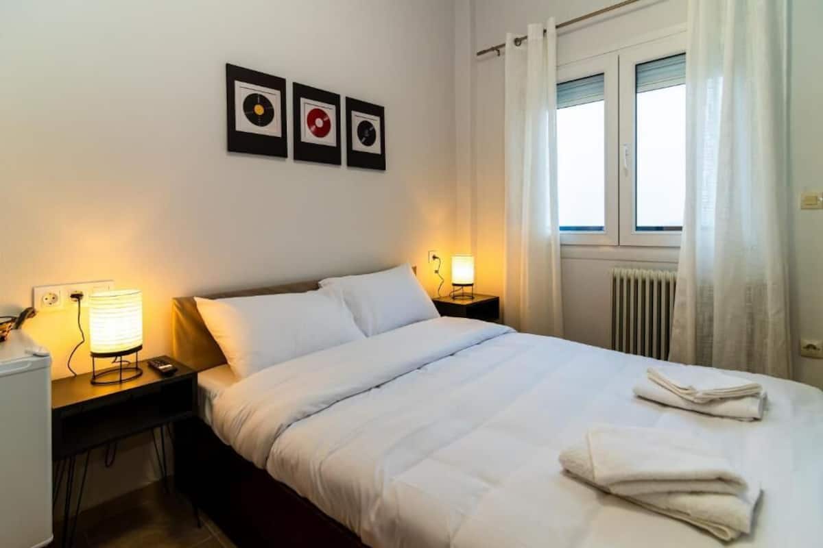 Romantic Double or Twin Room, Balcony, Mountain View | Minibar, WiFi (free), bed sheets