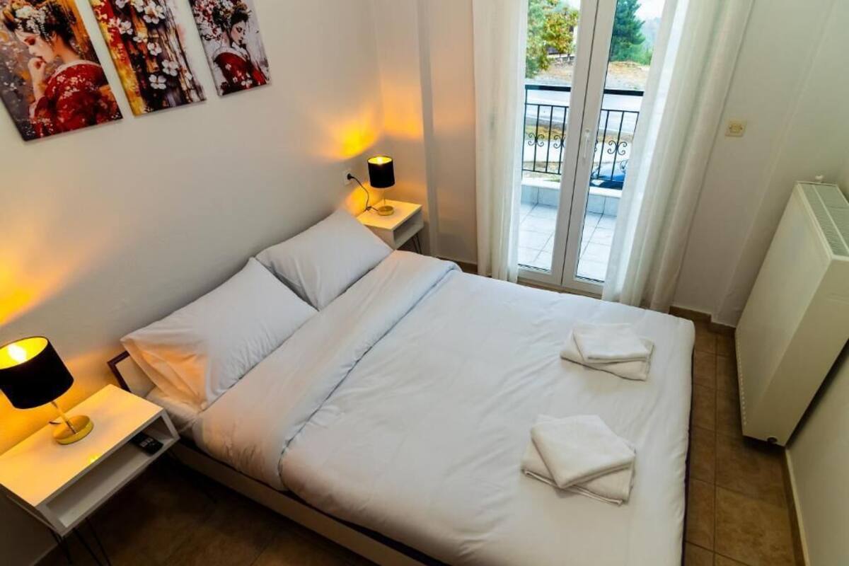 Comfort Double or Twin Room, Balcony, Mountain View | Minibar, WiFi (free), bed sheets