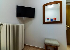 Standard Twin Room, Balcony, Mountain View | Interior - Elation Rooms (Elatochori)