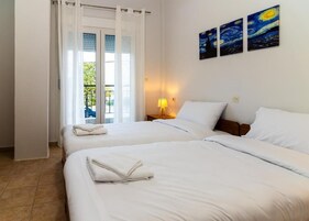 Romantic Twin Room, Balcony, Mountain View | Minibar, free WiFi, bed sheets