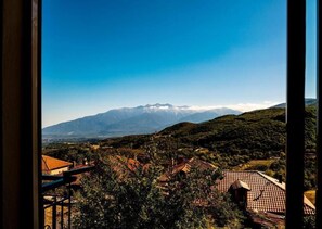 Interior - Elation Rooms (Elatochori)