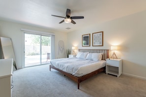 3 bedrooms, iron/ironing board, Internet, bed sheets - 15 Minutes to Scottsdale Serene 3bdrm w/ Pool & Hot Tub in vibrant Phoenix (Phoenix)
