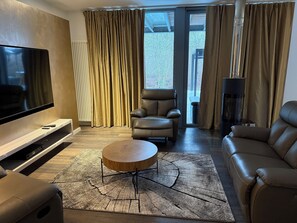 TV, fireplace - Wellness Oasis (Paderborn)