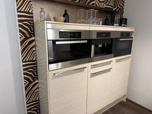 Microwave, oven, stovetop, dishwasher - Wellness Oasis (Paderborn)