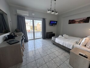 Standard-Suite, Nichtraucher, Balkon | Hochwertige Bettwaren, individuell dekoriert, individuell eingerichtet