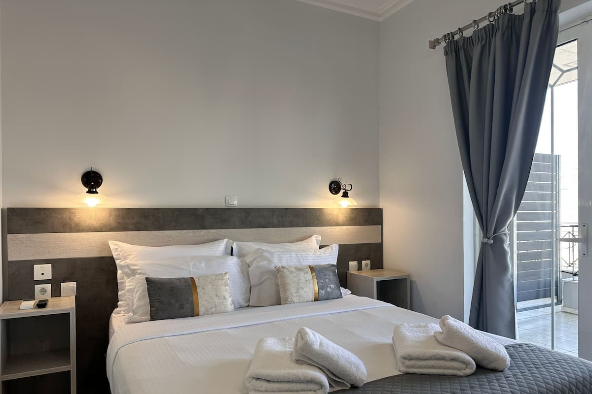 Standard Suite, Balcony | Free WiFi