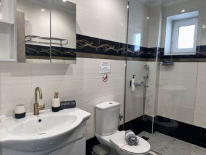 Apartment | Bathroom