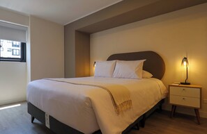 2 bedrooms, iron/ironing board, WiFi, bed sheets - w* | Marvelous 2BR with Balcony in Miraflores (Miraflores)