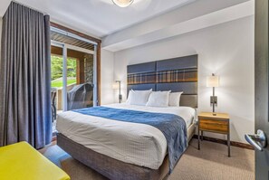 1 bedroom, iron/ironing board, free WiFi, bed sheets - Peaceful 1BR Condo. Hot Tub & Pool (Canmore)