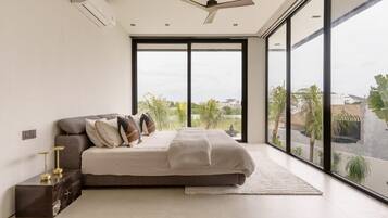 4 bedrooms, desk, iron/ironing board, free WiFi