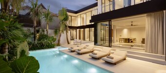 Lux 4BR Indoor Living & Sunken Lounge in Seminyak