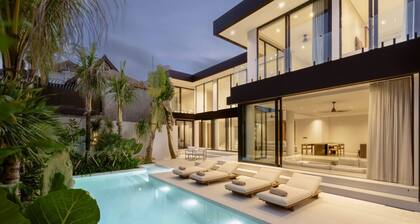 Lux 4BR Indoor Living & Sunken Lounge in Seminyak