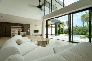 智能电视、书、办公室