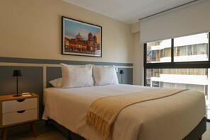 1 bedroom, desk, iron/ironing board, WiFi - w* | Alluring 1BR with Balcony in Miraflores (Miraflores)