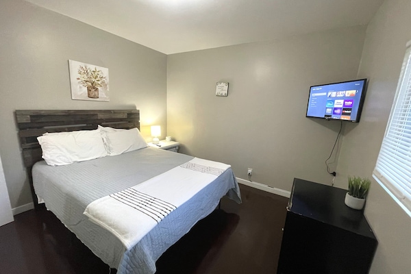 3 Schlafzimmer, Schreibtisch, BĂŒgeleisen/BĂŒgelbrett, Reisekinderbett