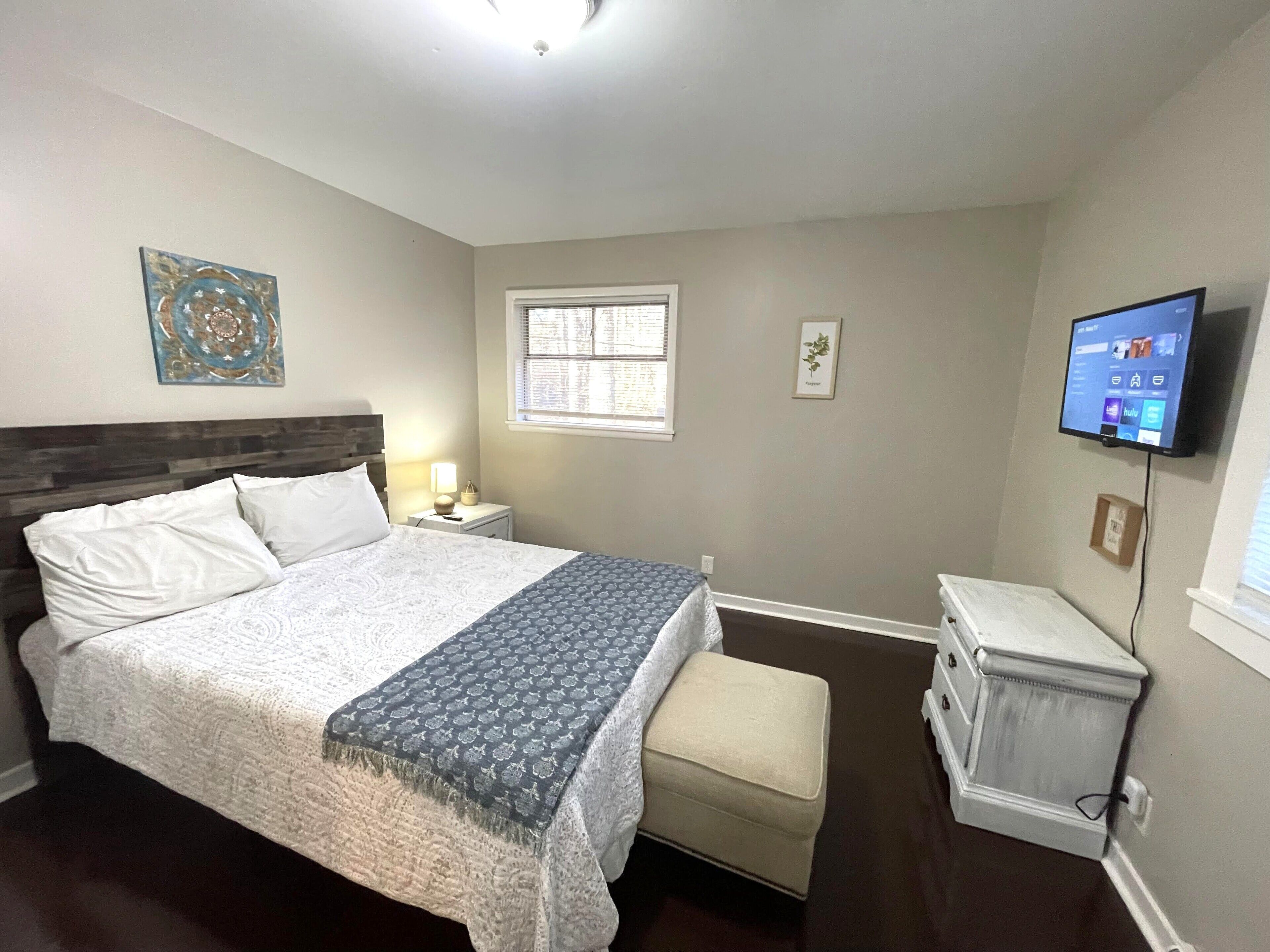 3 Schlafzimmer, Schreibtisch, Bügeleisen/Bügelbrett, Reisekinderbett