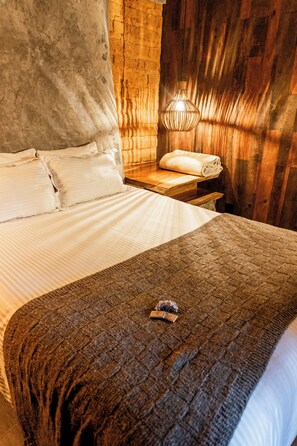 ห้องดีลักซ์ดับเบิล, ระเบียง, วิวภูเขา | ผ้าม่านกันแสง, เตารีด/โต๊ะรีดผ้า, Wi-Fi ฟรี