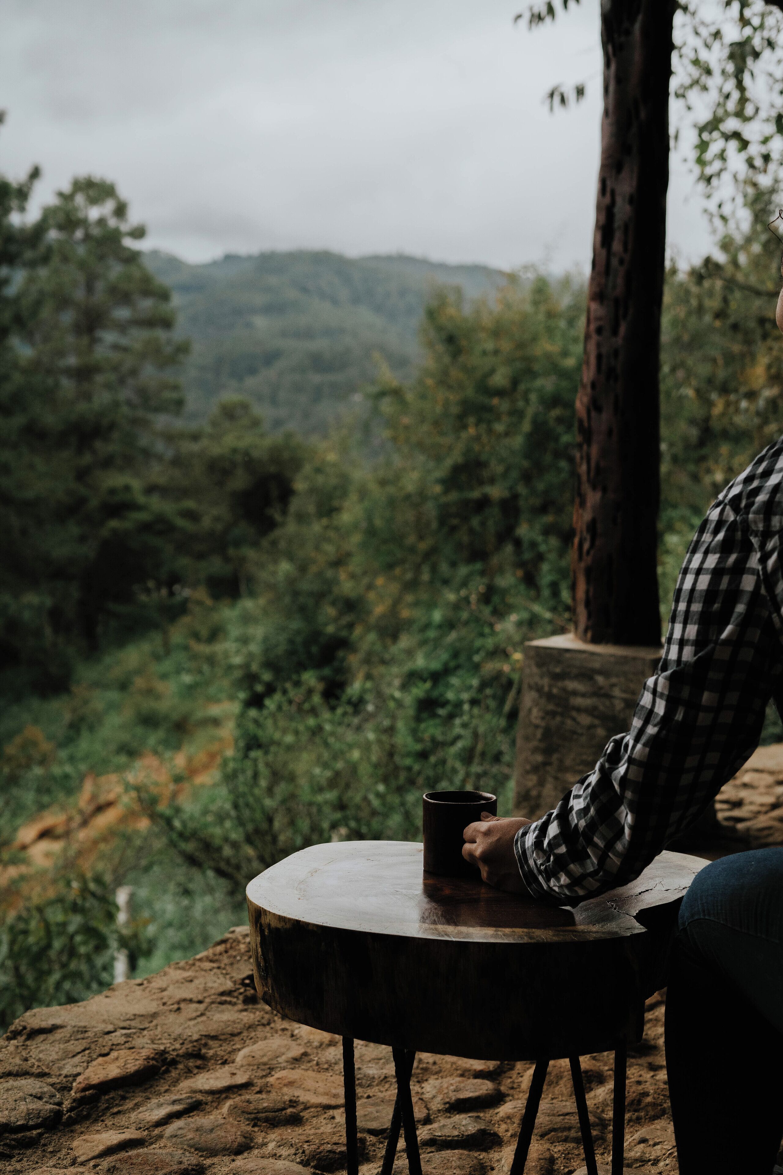Habitación Deluxe doble, balcón, vistas a la montaña | Restaurante al aire libre