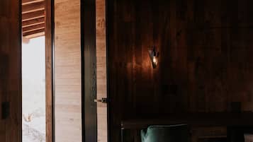 Luxury Double Room, Balcony, Mountain View | Interior