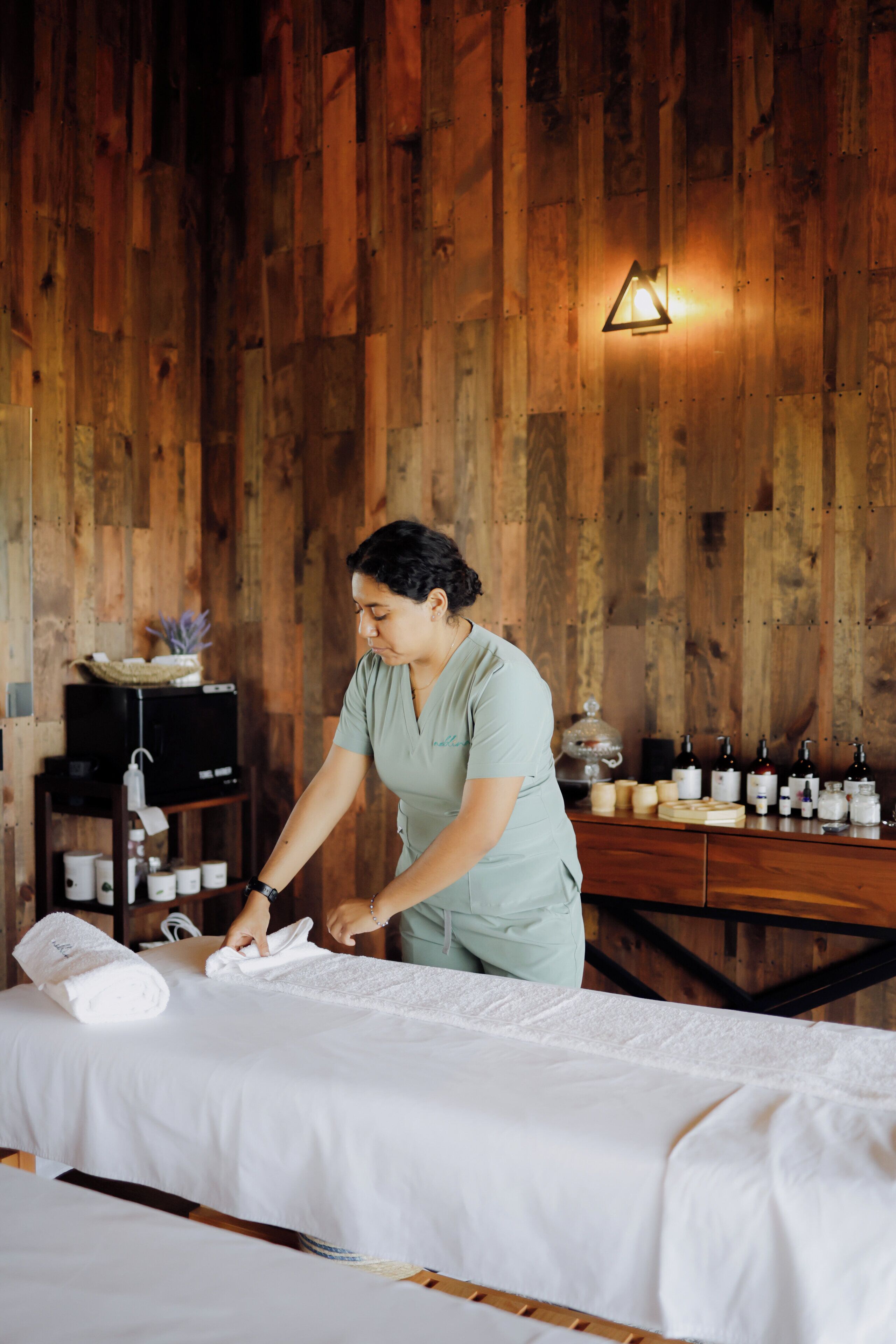 Sauna, Warmsteinmassagen, Tiefengewebe-Massagen, Massageanwendungen