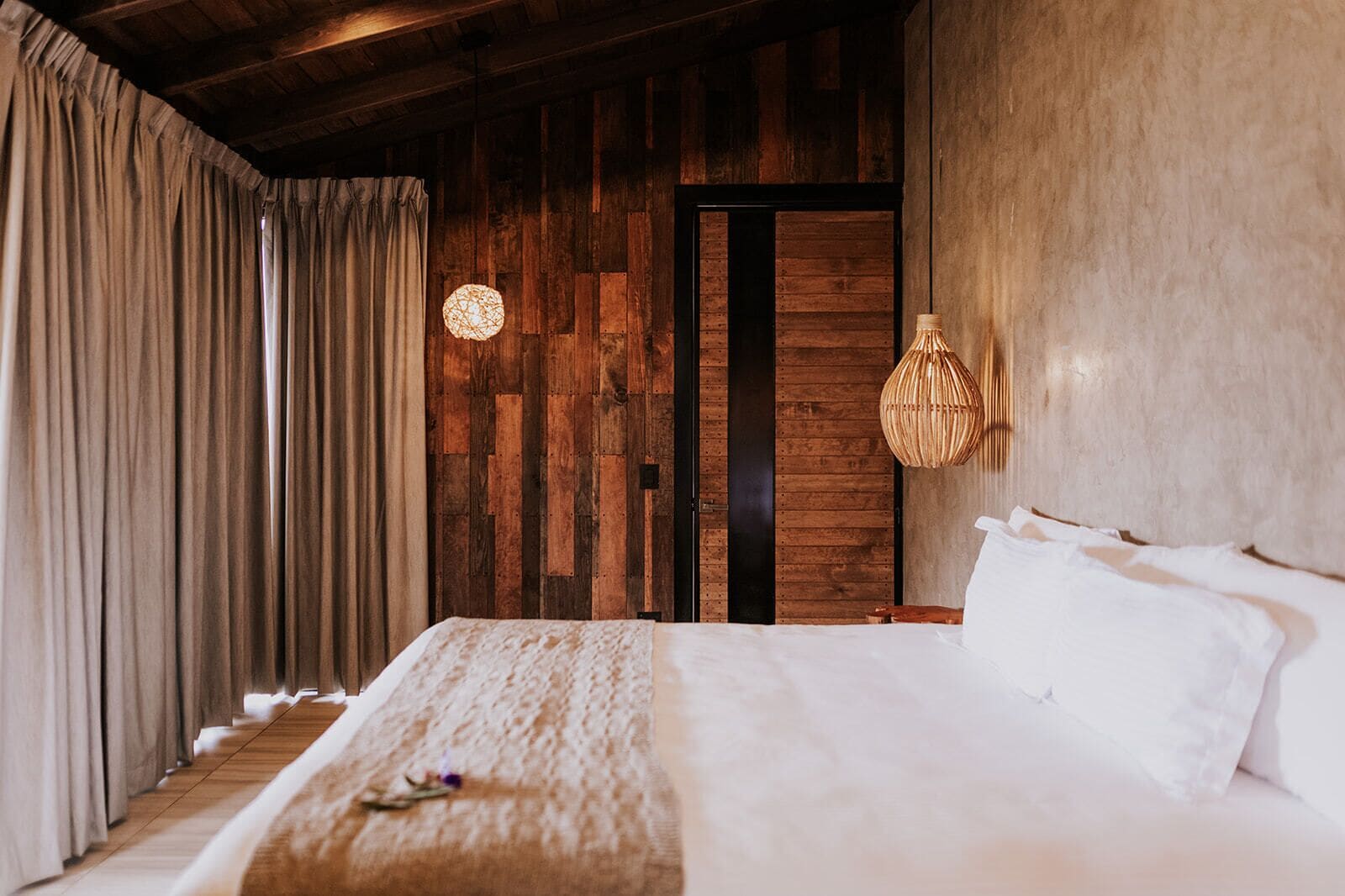 Habitación doble superior, vista a la montaña | Cortinas blackout, tabla de planchar con plancha y wifi gratis 
