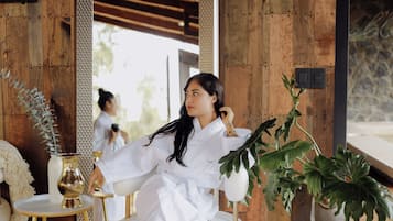 Sauna, massaggi con le pietre calde, massaggi “deep tissue”, massaggi