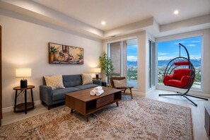 TV, stereo - Kensington 2 King Bed| Skyline| Gym| | UG Parking (Calgary)