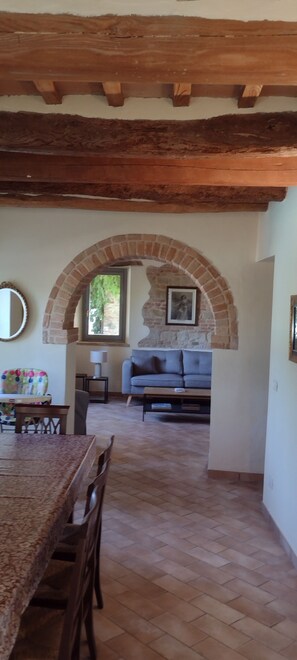 Interior - Casa Alta - 4 Bedroom Stunning Views and Villa with Pool in Medieval  Hill Town (Sant'Angelo in Pontano)