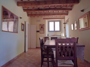 Dining - Casa Alta - 4 Bedroom Stunning Views and Villa with Pool in Medieval  Hill Town (Sant'Angelo in Pontano)