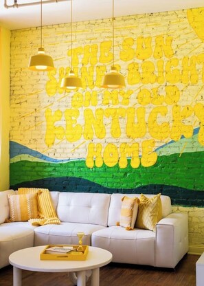Interior - Hollyhock Suite 413: 5 beds/2 bath (Louisville)
