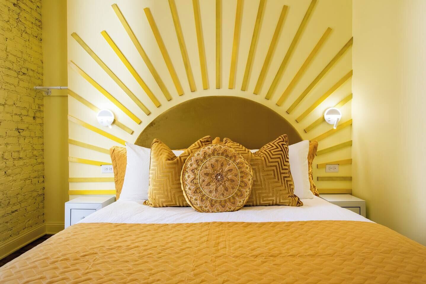 5 soverom, safe på rommet, skrivebord og strykejern/-brett