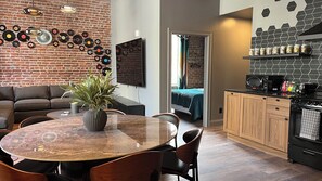 Interior - Hollyhock Suite 413: 5 beds/2 bath (Louisville)