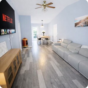 Smart TV, fireplace